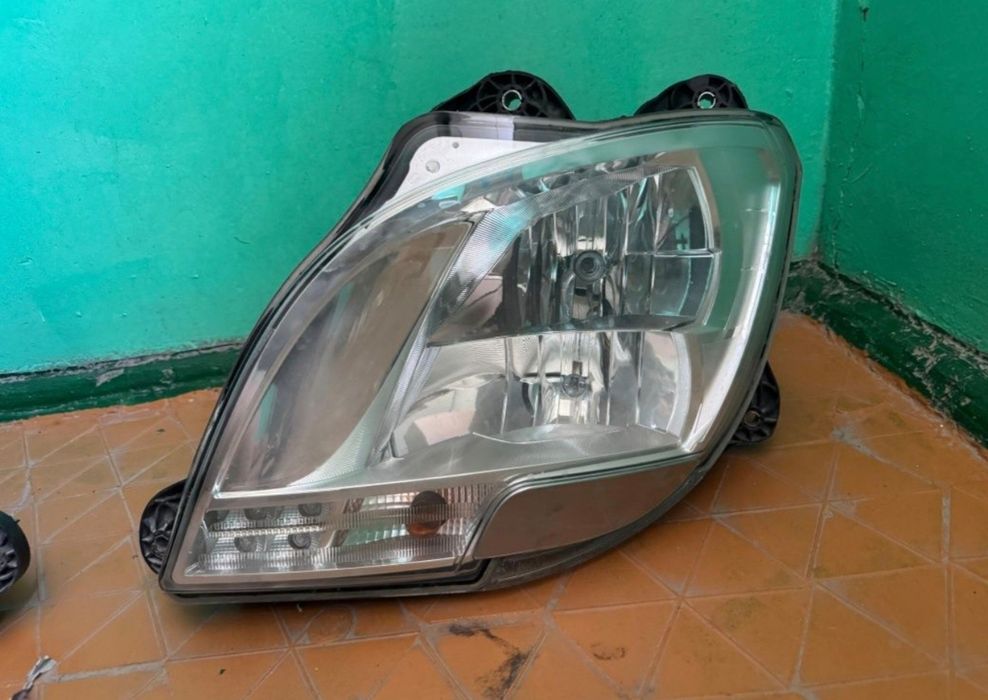 Продам фары даф 106