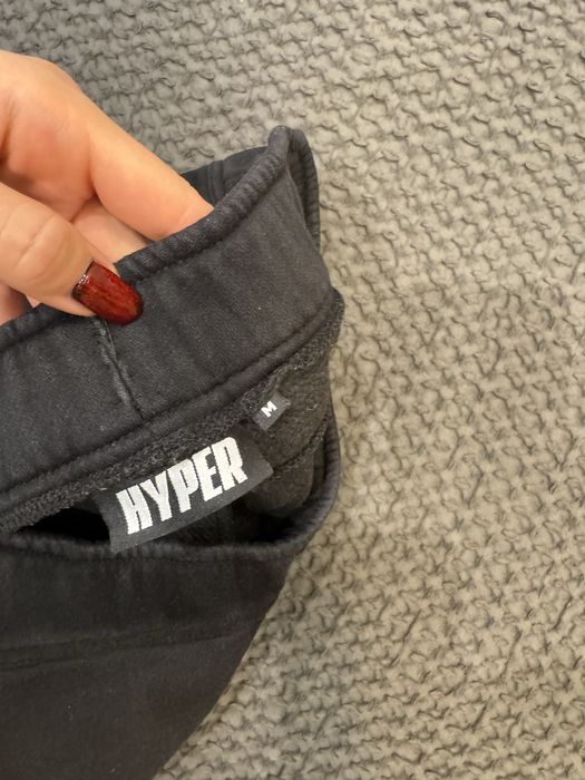 Черен Анцунг (Hyper)