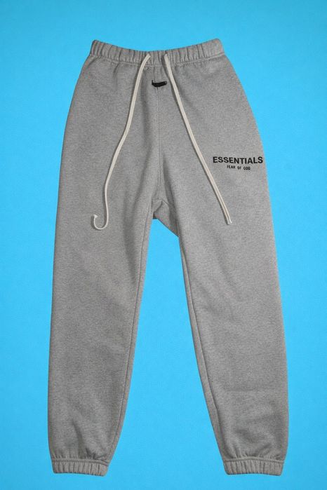 ! VAND URGENT ! Set ESSENTIALS Fear of God – Hanorac + Pantaloni