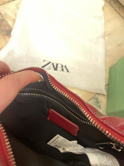 Лачено червена чанта от Zara