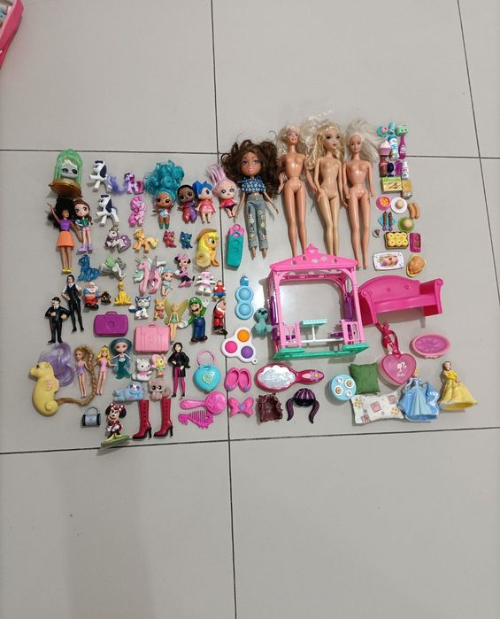 Jucării lot sau la buc:figurină,păpușă,ponei,accesorii...accept schimb