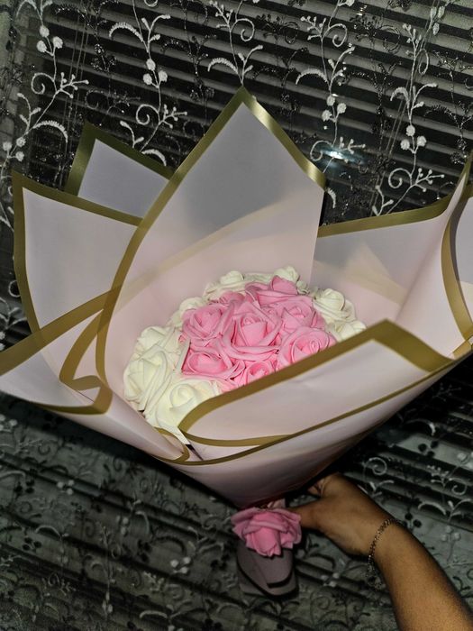 ,,Вечни рози от фоам.Чанти Букети!