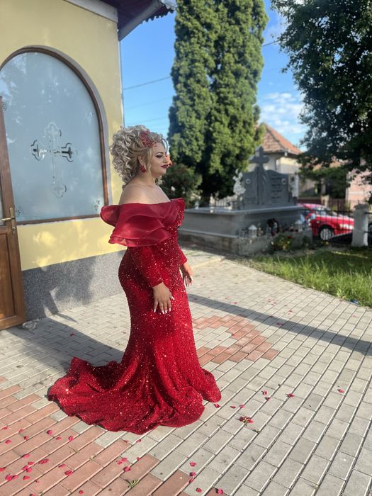 Vand rochie de nasa in stare foarte buna