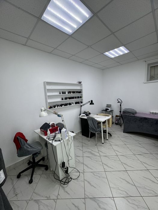 Сдается место для маникюра