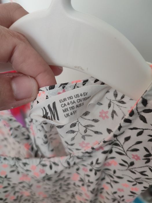 Детски рокли H&M, LC Waikiki 110/116
