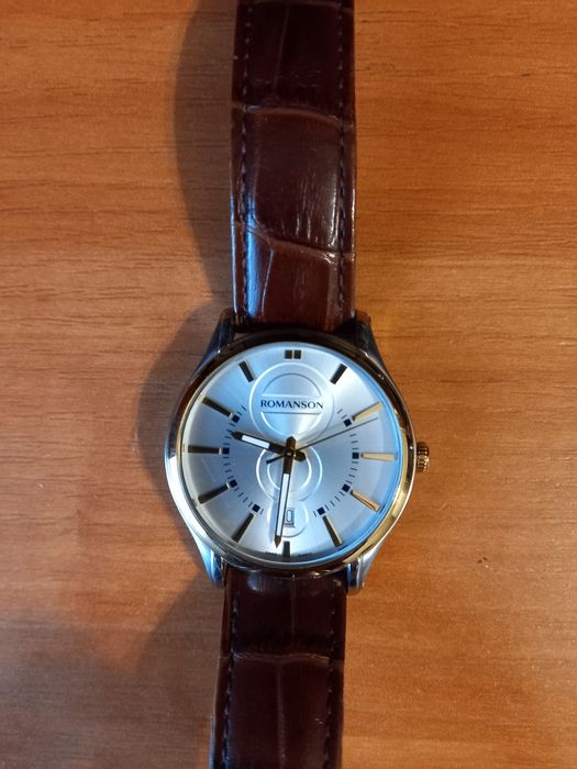 Продам мужские часы Romanson.