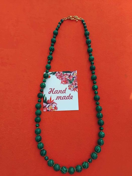 Сет дамски бижута - колие и обеци от малахит - ръчна изработка