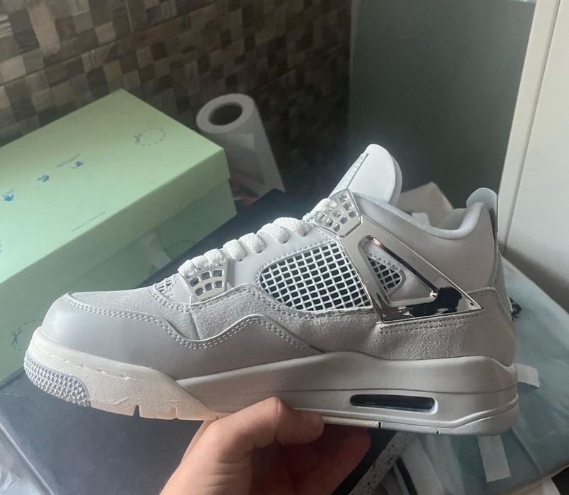 Jordan 4 Frozenn