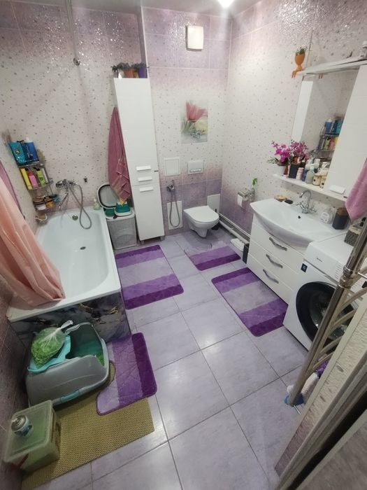 Продам 2 комнатную на льва Толстого