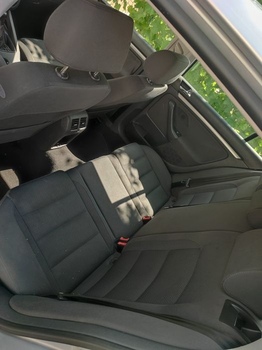 Vând Wolkswagen Golf 5