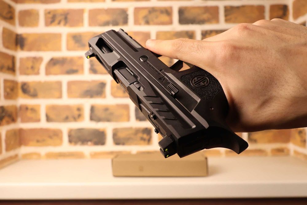 Пистолет SIG Sauer DK05 на орбизах