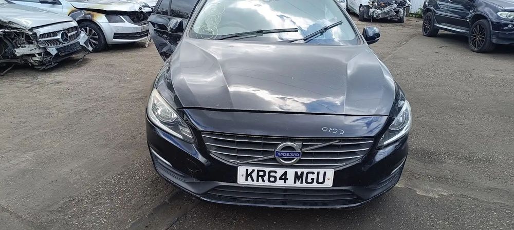 Dezmembrari / Dezmembrez Volvo V60 2.0 D4204T5 cutie viteze manuala cod culoare 45200