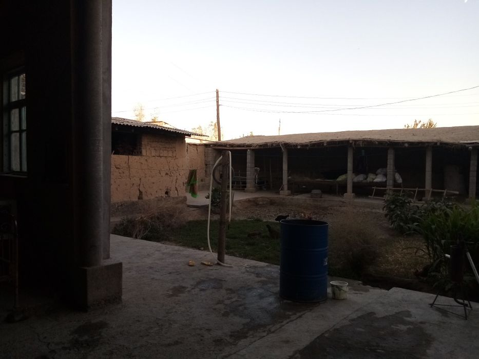 Ховли сотилади яккабог махалла, жайхун куча. Срочно!!!без посредников