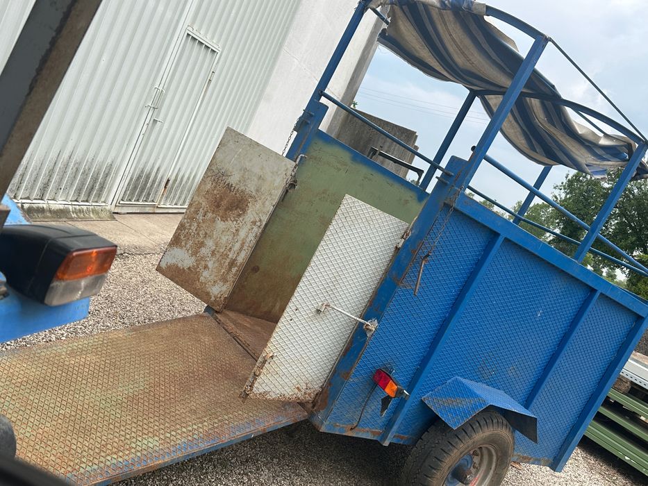 Remorca transport animale dupa tractor