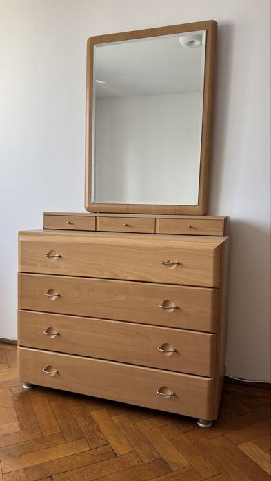 Comoda cu sertare si oglinda vintage