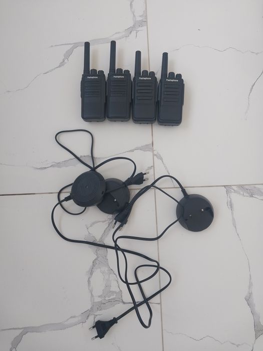 Рация 4шт и 3 зарядок