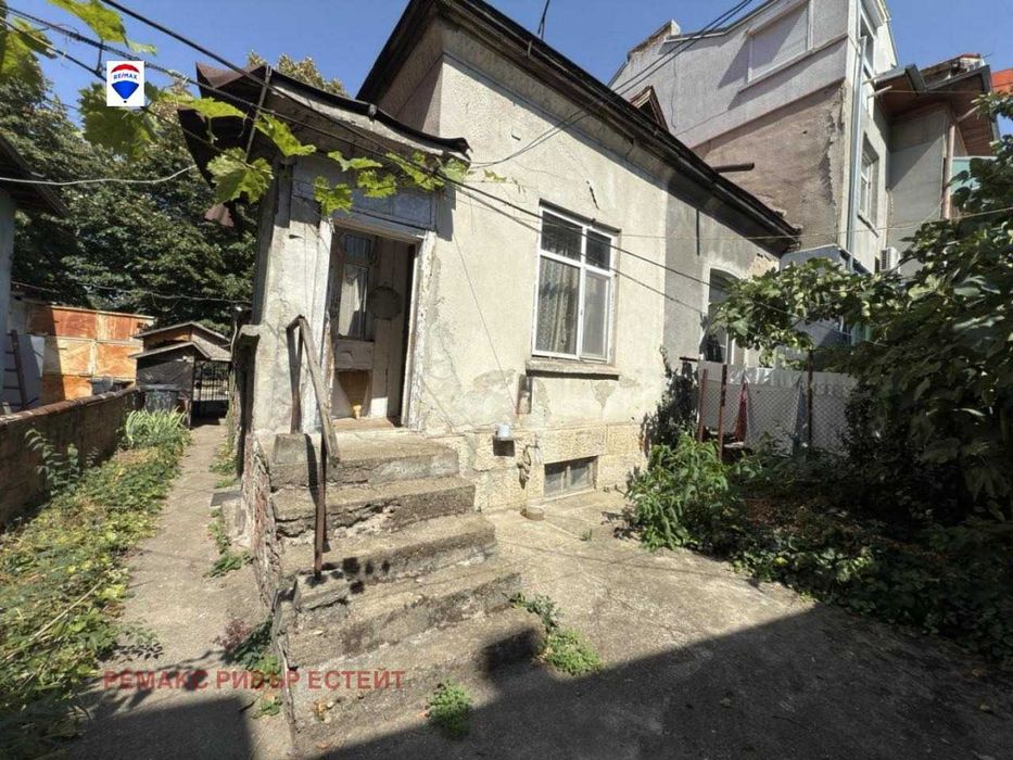 Продава се Къща в Русе, Център - 65 кв.м за 1384 €/кв.м - Снимка #2