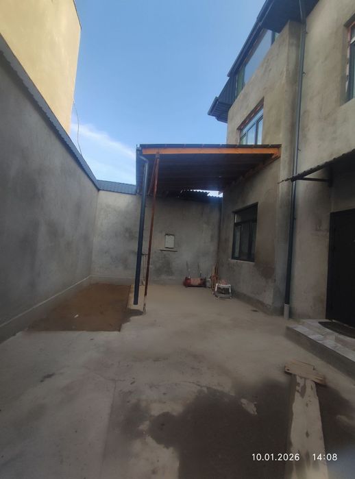 Уй сотилади 140.000$