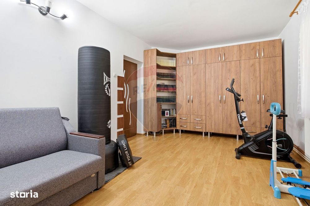 Casă / Vilă cu 5 camere de vânzare