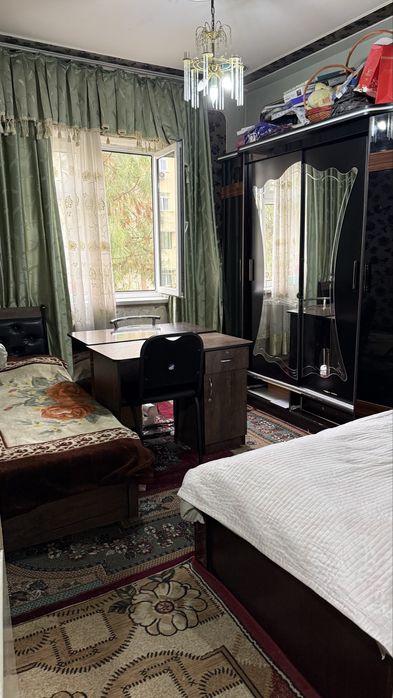 Гилам Мадонна ва яна 3 та гиламлар