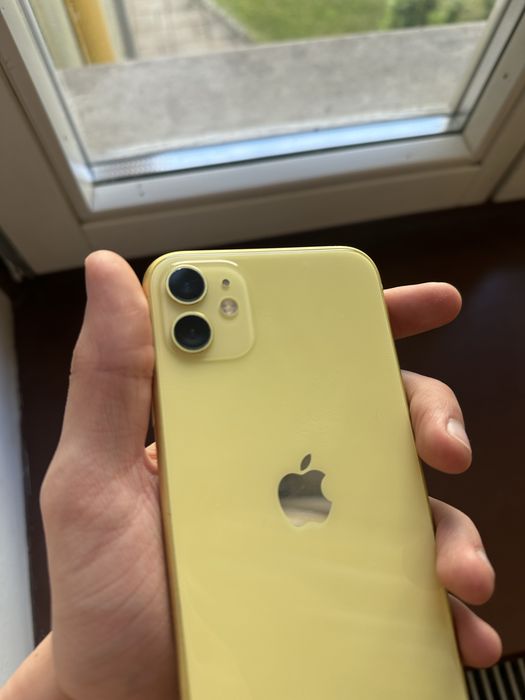 iPhone 11 in stare buna, baterie 100% high capacity