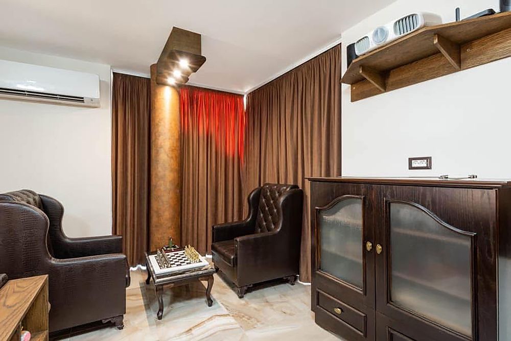 Продава се Тристаен апартамент в София, Витоша - 110 кв.м за 3819 €/кв.м - Снимка #2