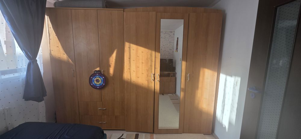 Vand set dulap 3 usi 2 bucati si comoda tv -2 bucati