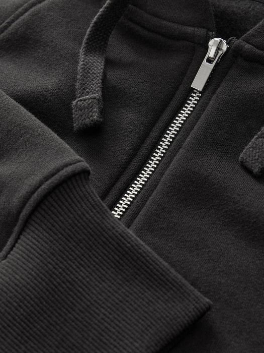 Next Суичъри с качулка в Черно

Дизайн & Характеристики