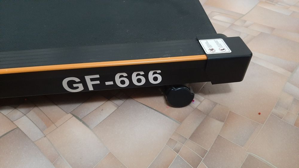 Продам беговую дорожку