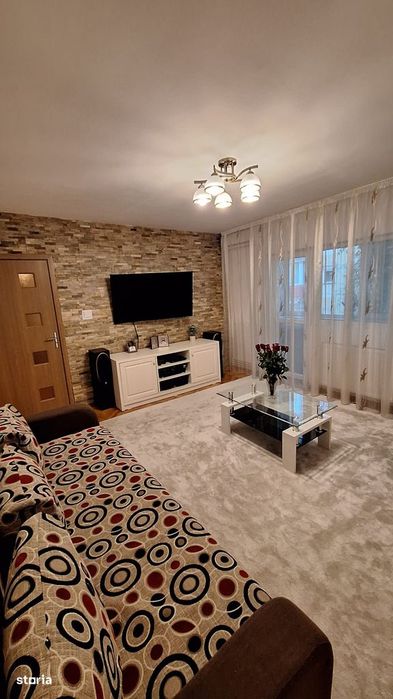 !!! 4 Camere...et 1 ...decomandat... Complexul Studentesc