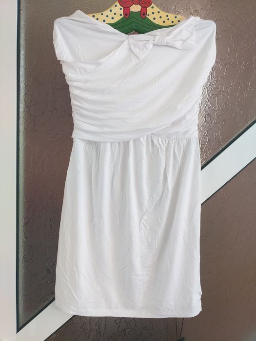 Rochita alba Armani + cadou