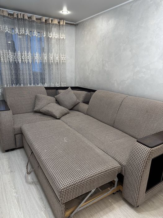 Продам диван 25000. Б/у. Самовывоз