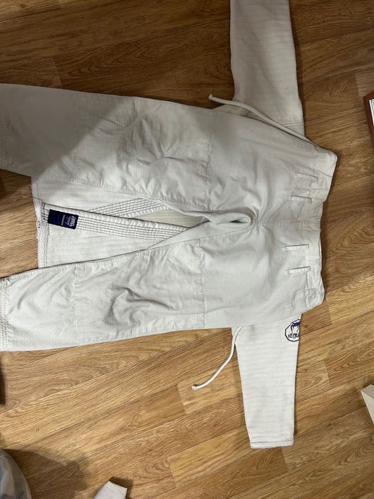 Продам кимоно в хорошем качестве