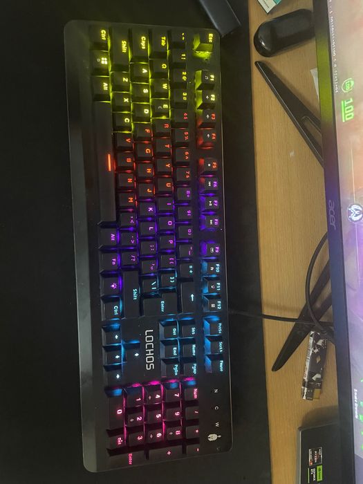 Продавам гейминг механична  клавиатура
