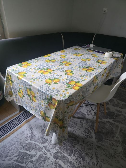 Мягкий уголок со столом