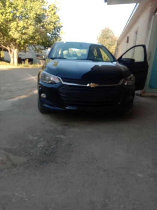 Chevrolet onix ls mt