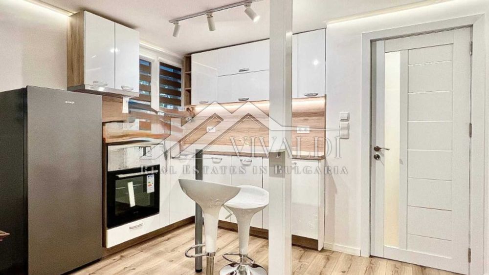 Продава се Двустаен апартамент в Варна, Чайка - 50 кв.м за 2900 €/кв.м - Снимка #2