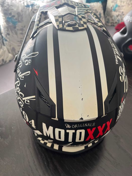 Мотокрос каска - използвана, размер М