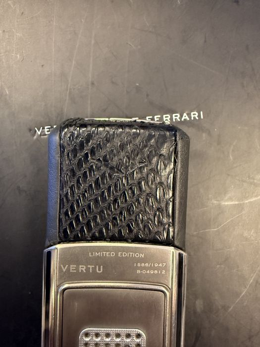 Vertu Ascent Ferrari - editie limitata
