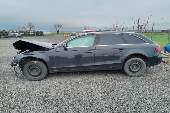 Dezmembrez Audi A4 B8/8K [2007 - 2011] wagon 5-usi 2.0 TDI MT (143 hp