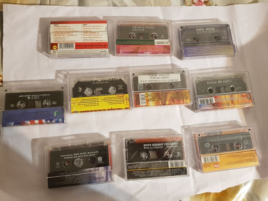Casete si CD uri cu manele !