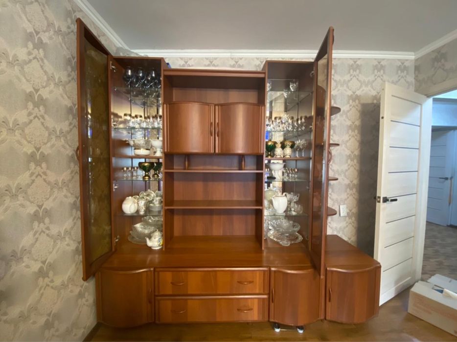 Сервант для зала