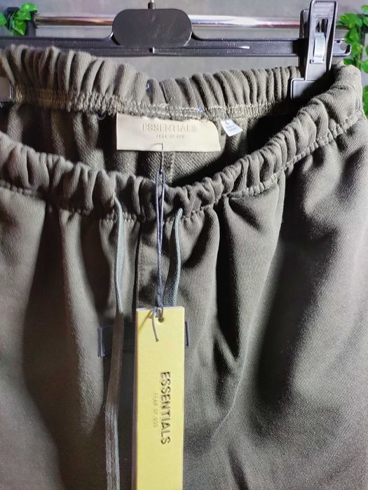 Pantaloni Essentials marimea L