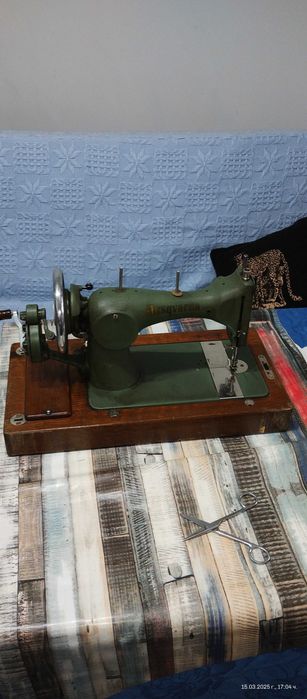 Шевна машина ~ " Husqvarna "