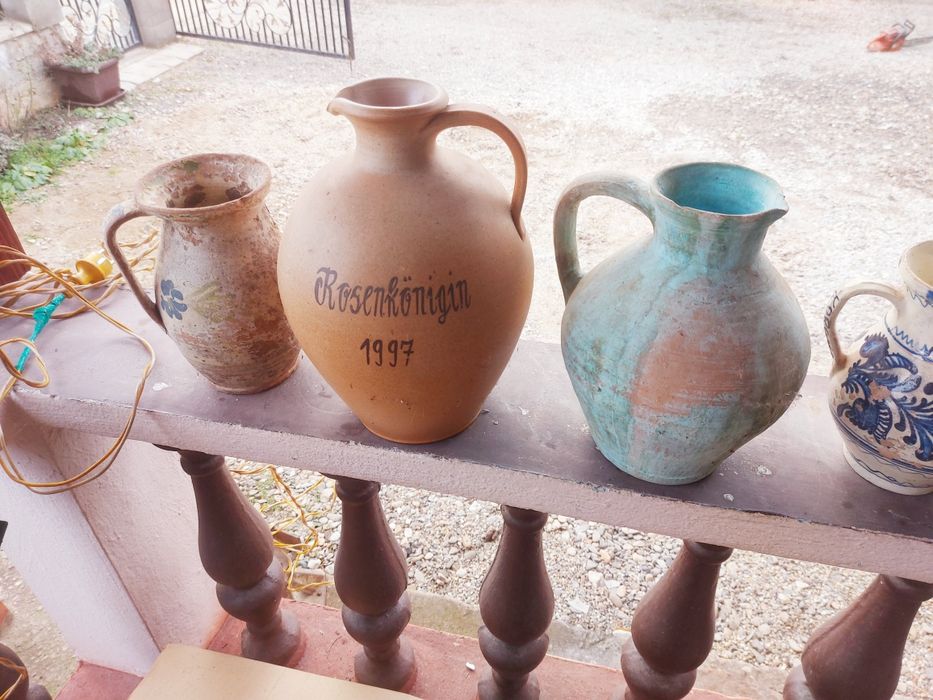 De vânzare obiecte de ceramica vechi