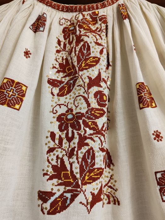 Ie/Camasa/Port popular