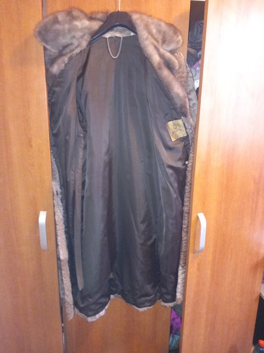 Blana deosebita si pardesiu piele superbe cititi detaliile.