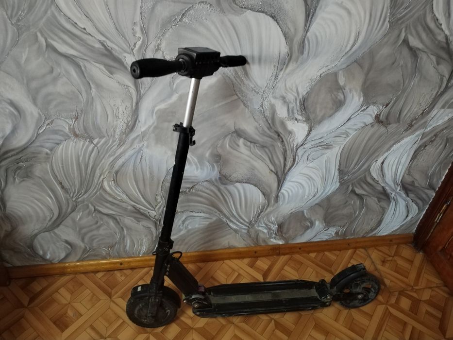 Продам Электросамокат б/у