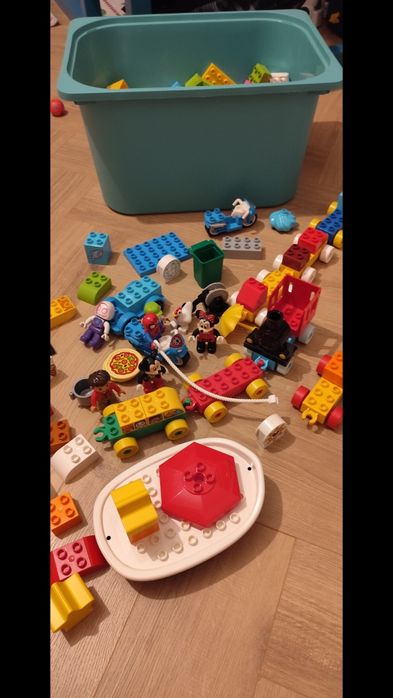 Lego duplo,4 kg, aprox 10 seturi, placa verde, Spiderman, Mickey mouse