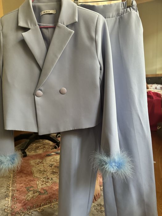 Одежда костюм двойка. Цвет голубой.